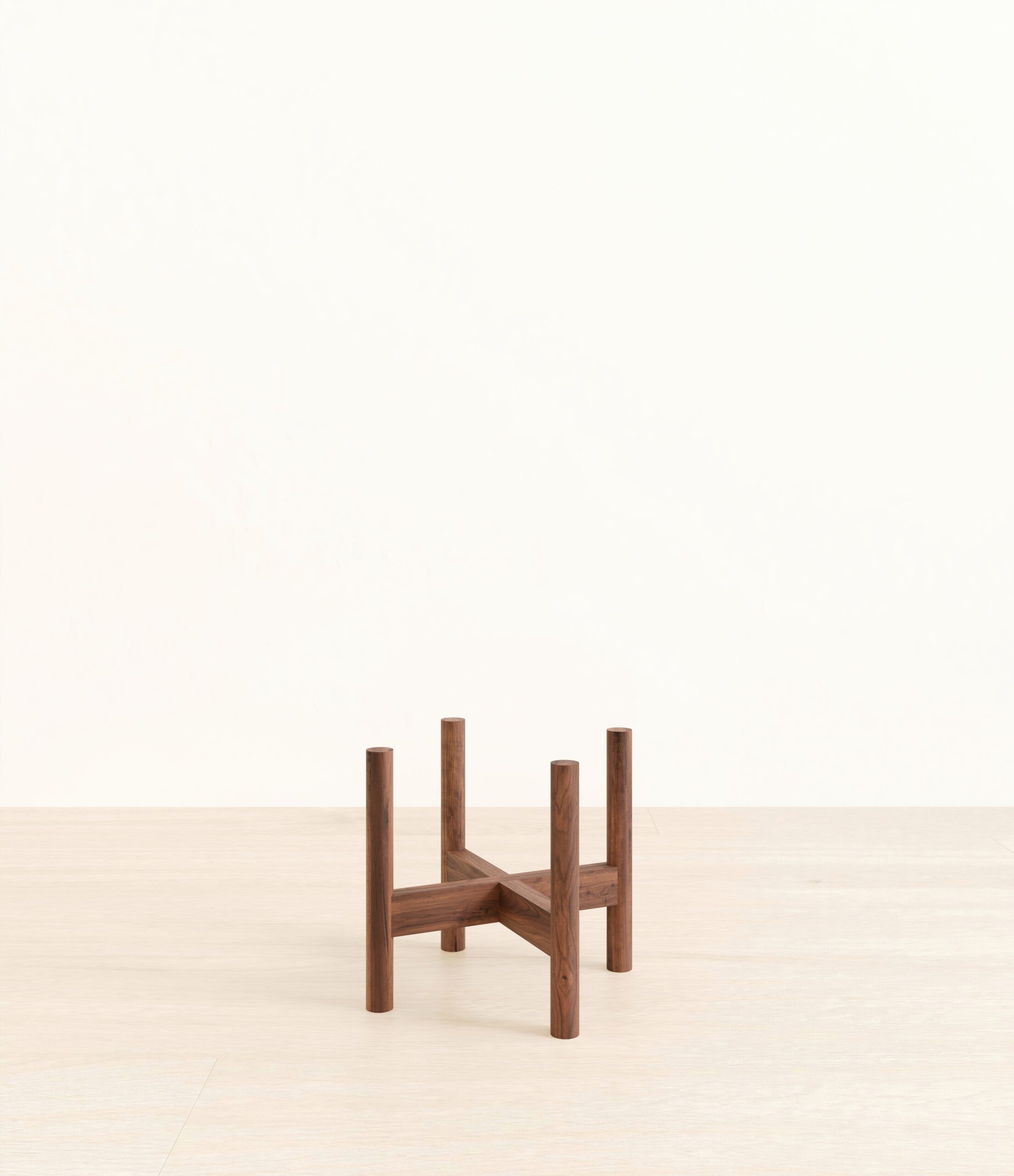 Medium-dark-stand-for-amber.jpg